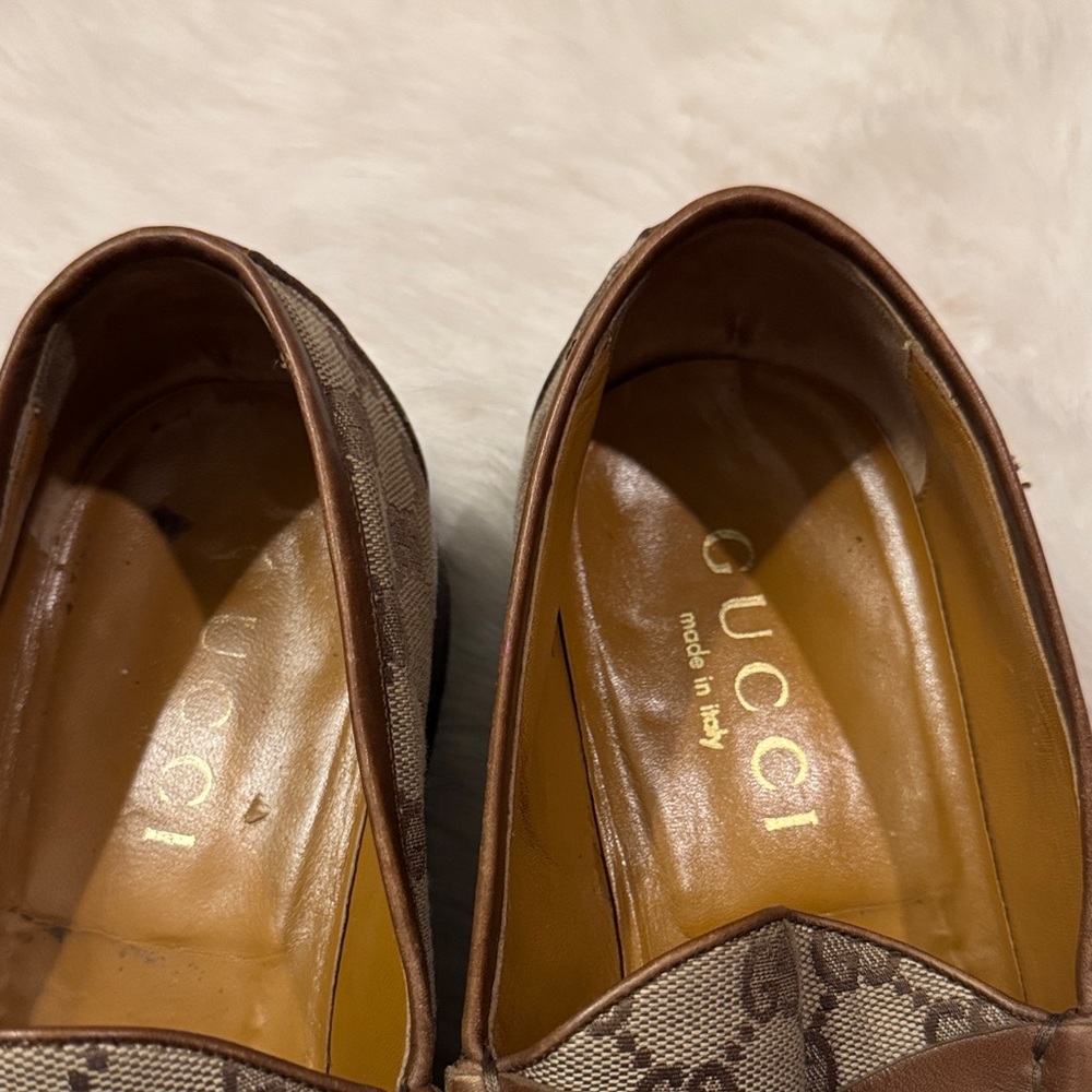 Gucci Men’s Tan Canvas Monogram Loafers w/ Gold Horsebit Size 10 1/2D pre-owned. - Picture 3 of 10